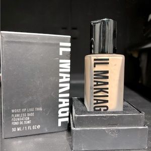 IL MAKIAGE. WOKE UP LIKE THIS
FLAWLESS BASE FOUNDATION 035 Unused